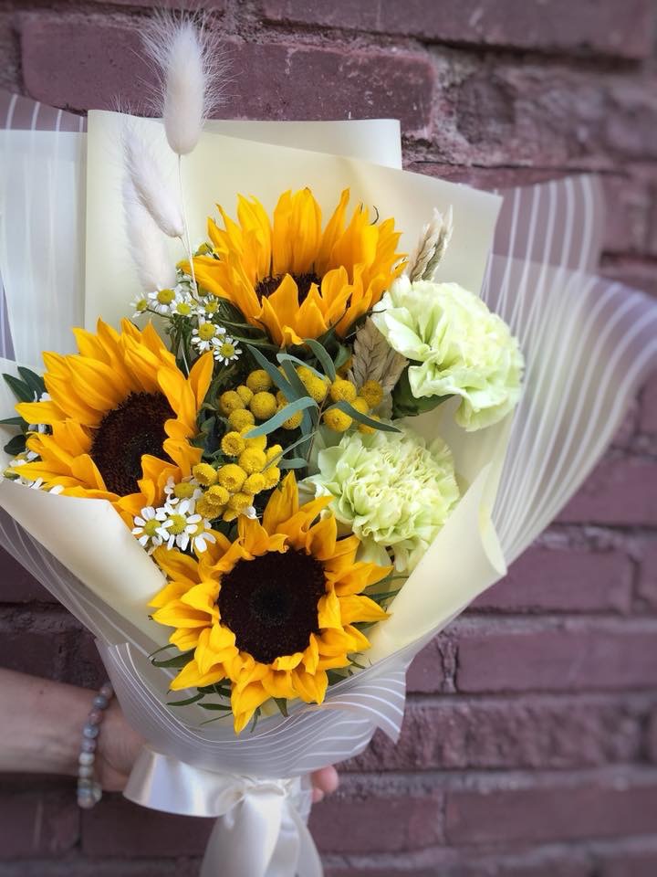 Купить букет / цветы Авес в Москве с доставкой по отличной цене