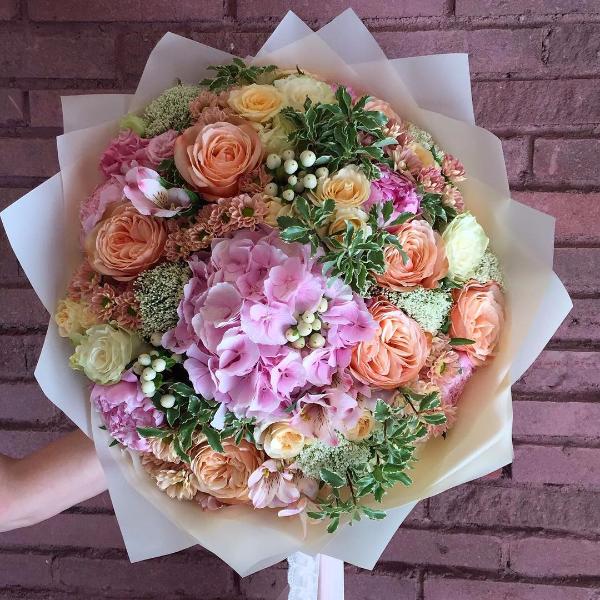Купить букет / цветы Бизнес леди 1 в Москве с доставкой по отличной цене